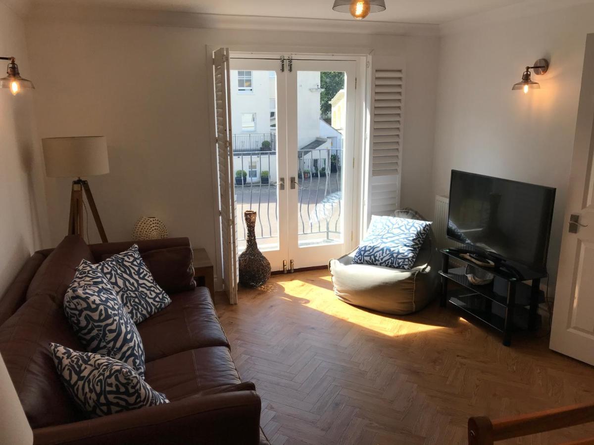 The Beach House Holiday Apartments 伊斯特布恩 外观 照片