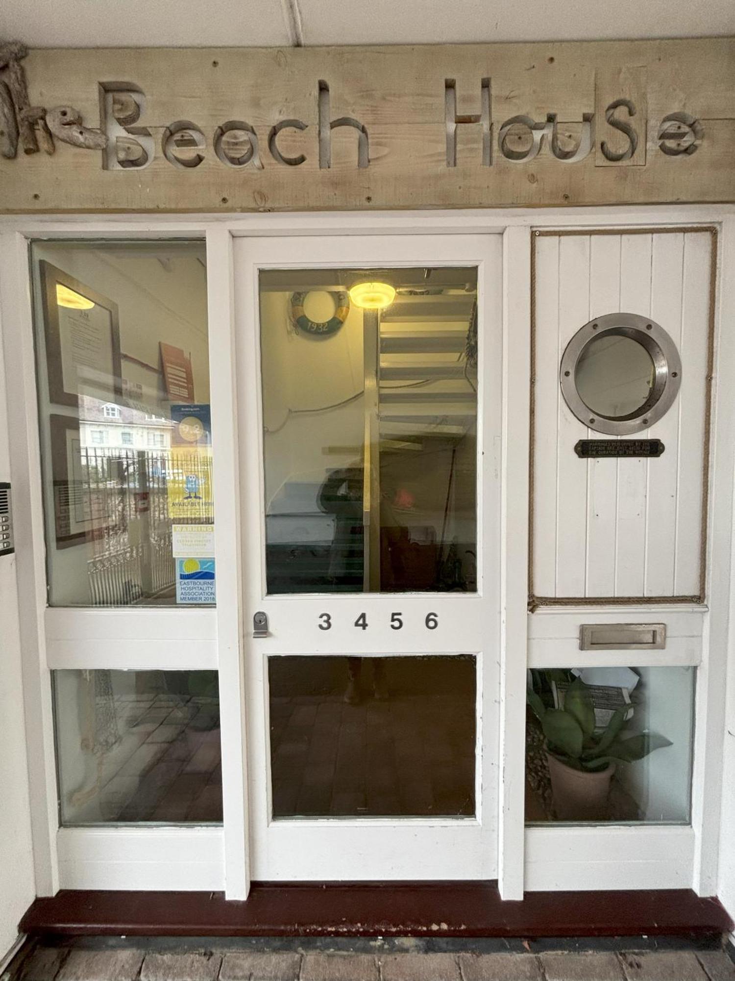 The Beach House Holiday Apartments 伊斯特布恩 外观 照片