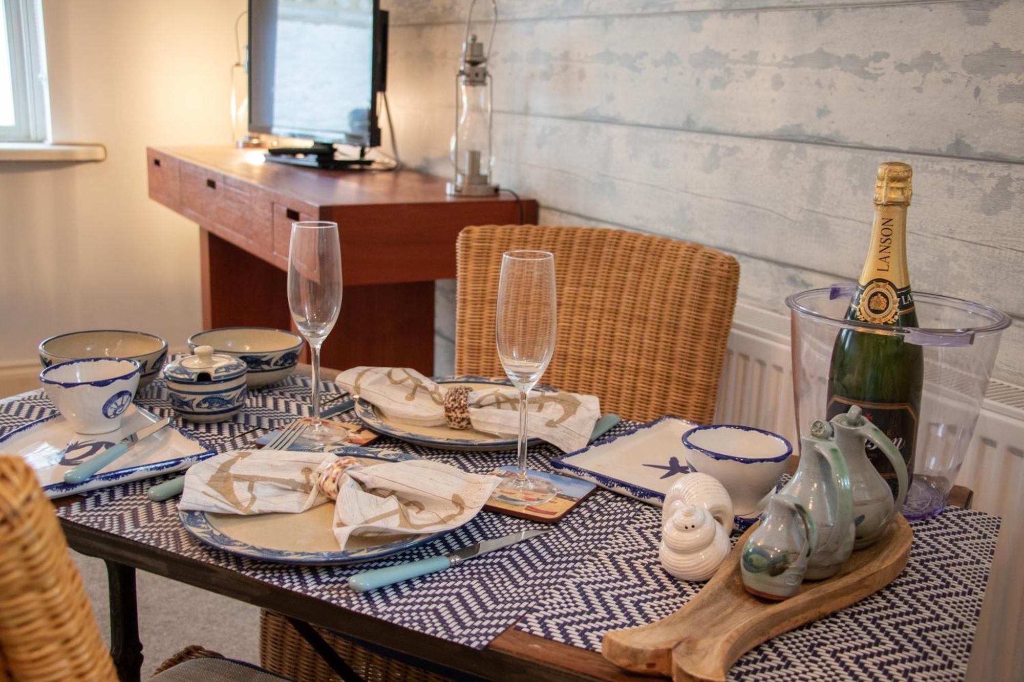 The Beach House Holiday Apartments 伊斯特布恩 外观 照片
